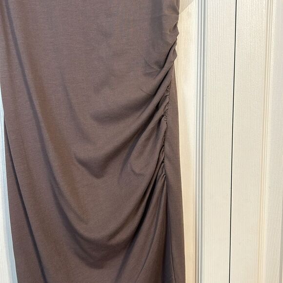 TREASURE & BOND Size Small Taupe Ruched Sleeveless Crossover Hem Sheath Mini - Picture 2 of 7